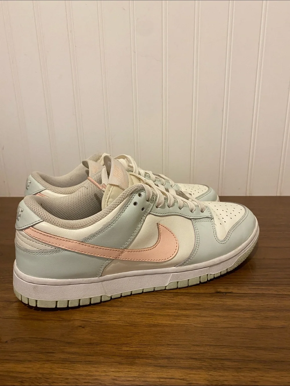 Nike Kids Low-Top Sneakers in Cream, Light Green & Pink